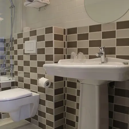 Hotel Des 3 Poussins
