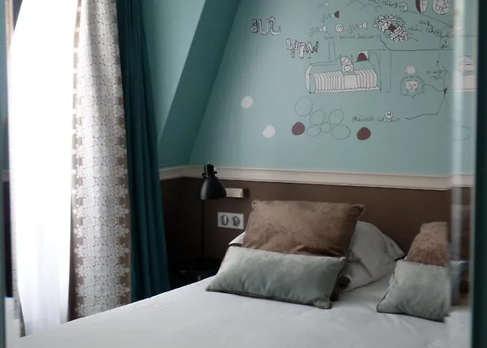 Hotel Des 3 Poussins Paris