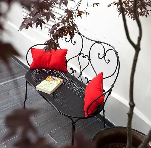 Des 3 Poussins Paris