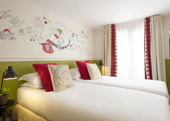 Hotel Des 3 Poussins Paris