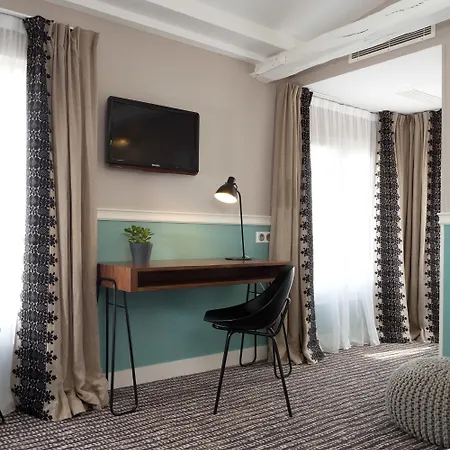 Des 3 Poussins Paris