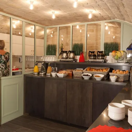 Hotel Des 3 Poussins