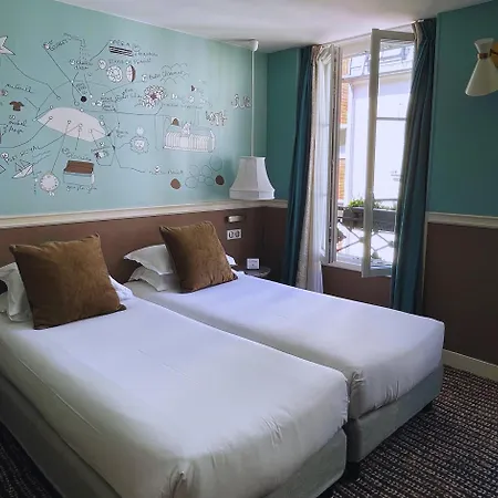Des 3 Poussins Hotell 3*