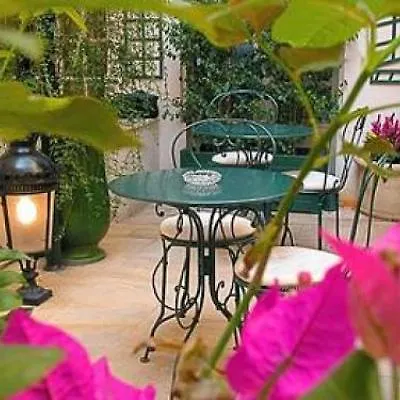 Hotel Des 3 Poussins