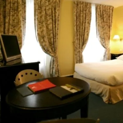 Hotel Des 3 Poussins París