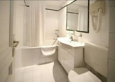 Hotel Des 3 Poussins París