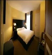 Des 3 Poussins 3* París
