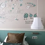 Hotel Des 3 Poussins Paris