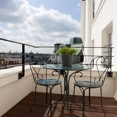 Hotel Des 3 Poussins Paris
