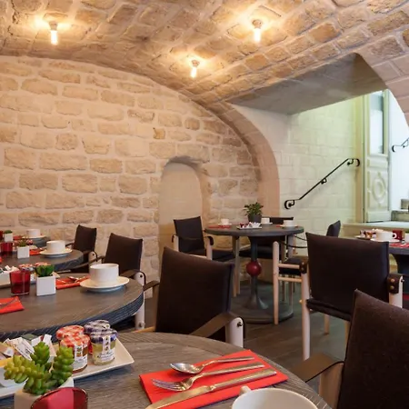 Des 3 Poussins 3* Париж